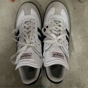 MENS WHITE ADIDAS SAMBA CLASSIC
